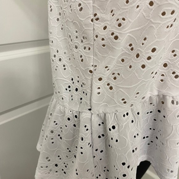 Nanette Lepore Eyelet Peplum Short Sleeve Top. White. Small. Girly Glam, Twee - Picture 5 of 10